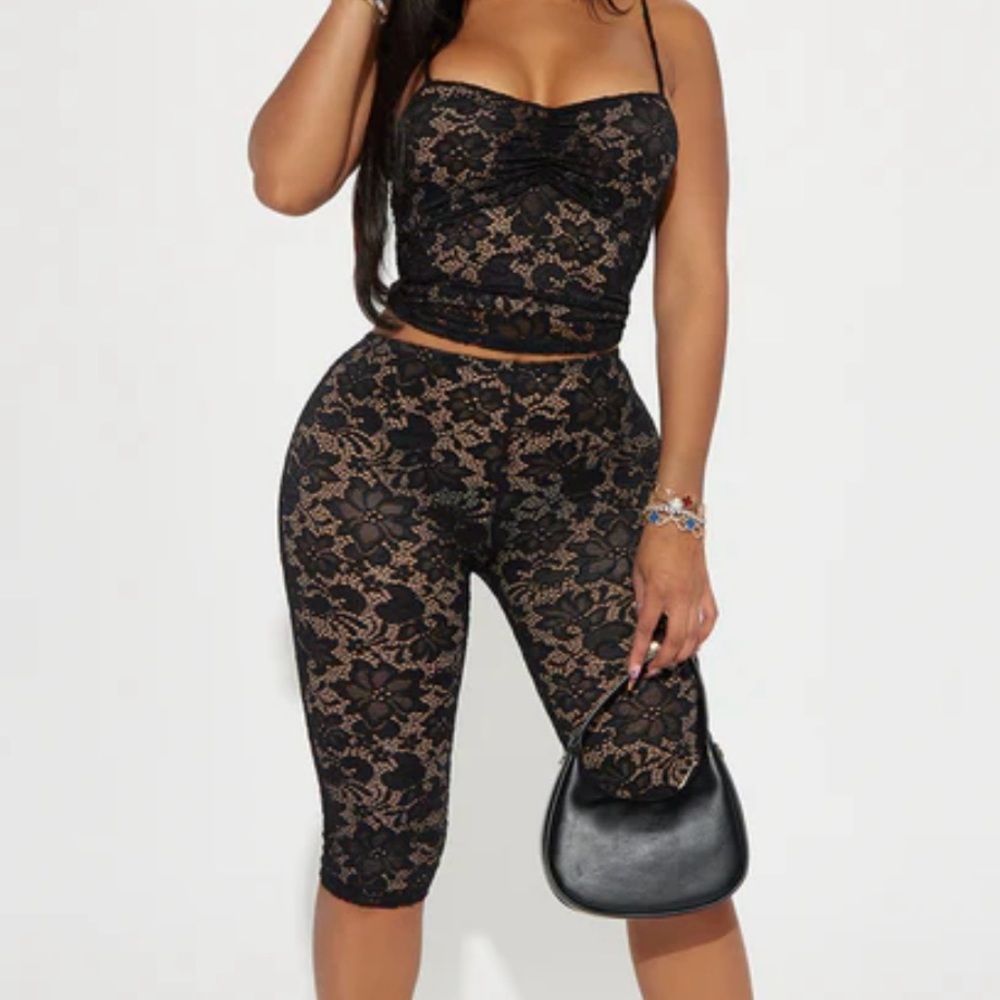 Fashion Nova - Victoria Lace Capri Set - Black